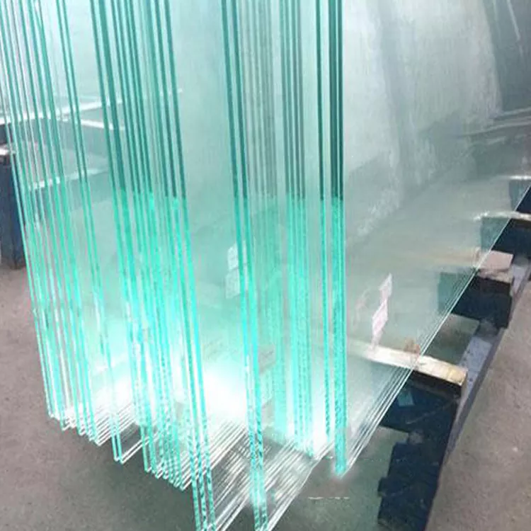 매우 투명한 유리